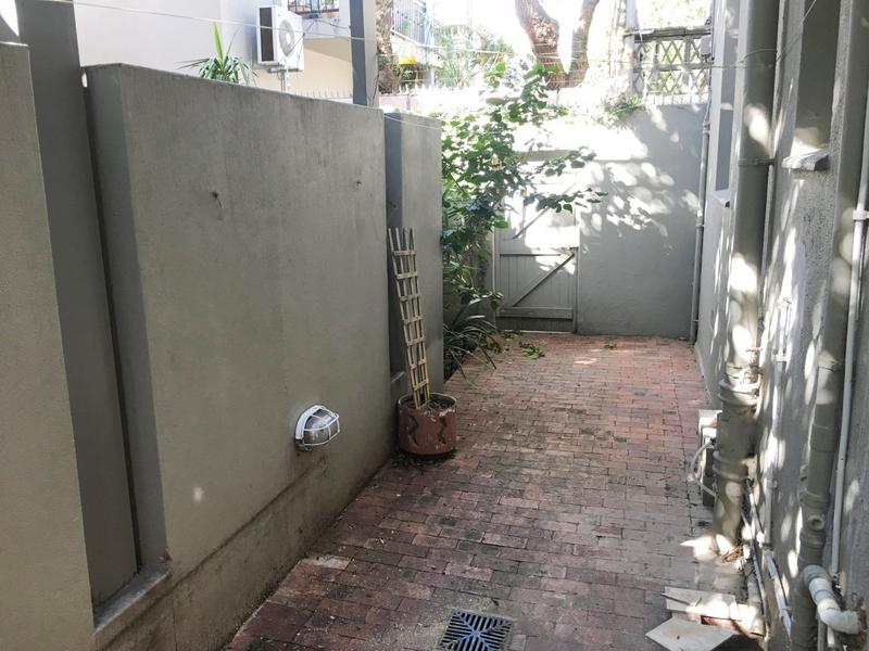 2 Bedroom Property for Sale in Vredehoek Western Cape